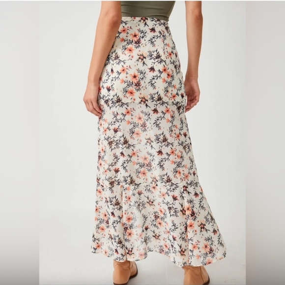 Free People Femme Edge Bohemian Maxi Skirt in Ivory Combo Size 10 - Picture 4 of 16